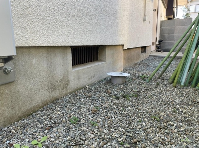 神奈川県秦野市にある築39年の外基礎の補強前